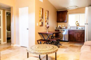 Awesome Bedroom Suite in Hummingbird Alcove